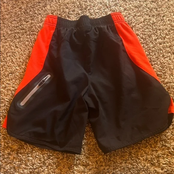 Reebok boys Black and Red Sports Shorts - Picture 3 of 3